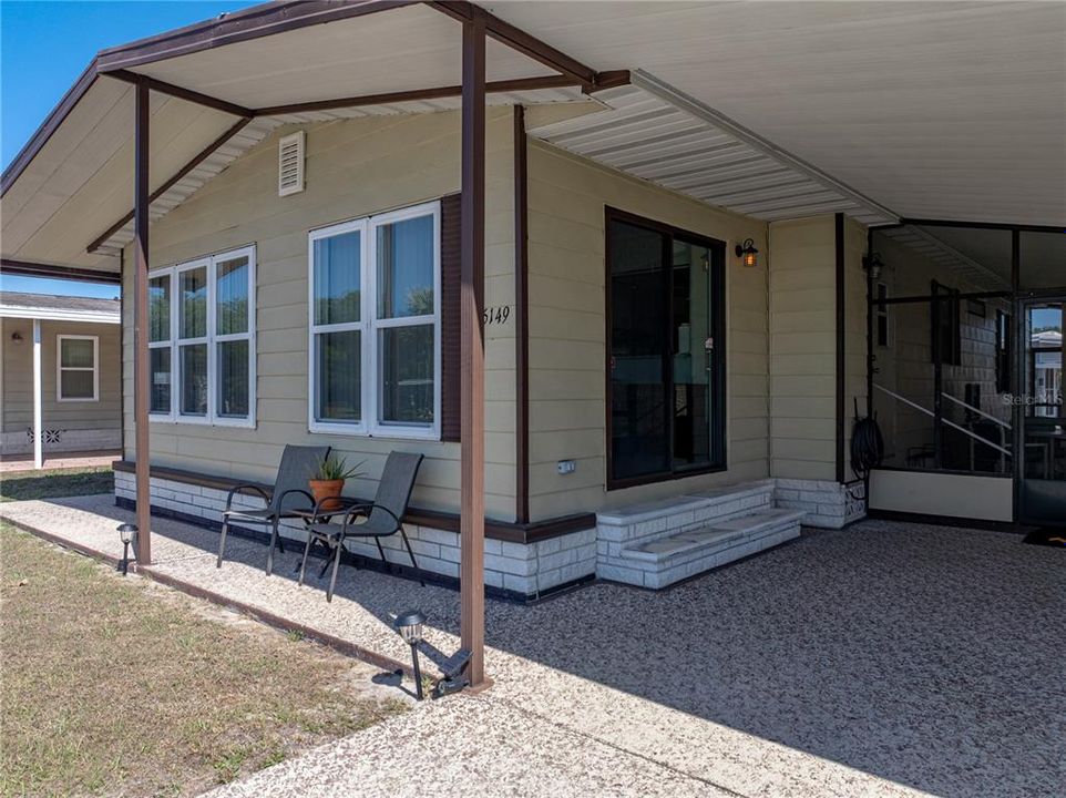 合同活跃: $166,000 (2 贝兹, 2 浴室, 1152 平方英尺)