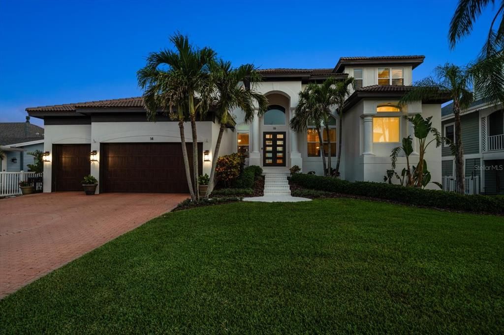 For Sale: $2,925,000 (4 beds, 3 baths, 3595 Square Feet)