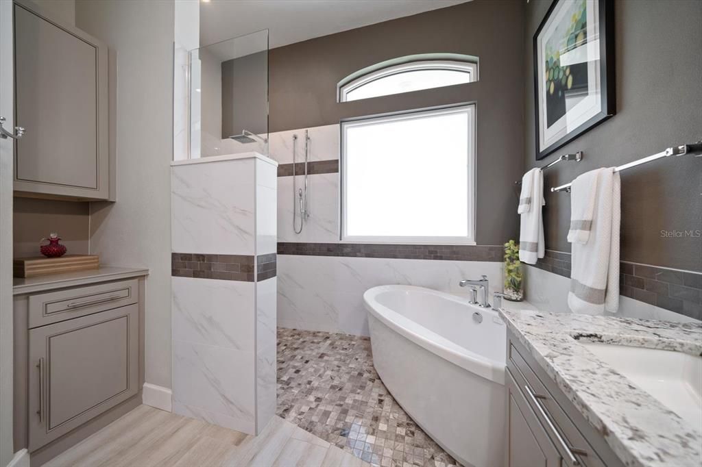 For Sale: $2,925,000 (4 beds, 3 baths, 3595 Square Feet)