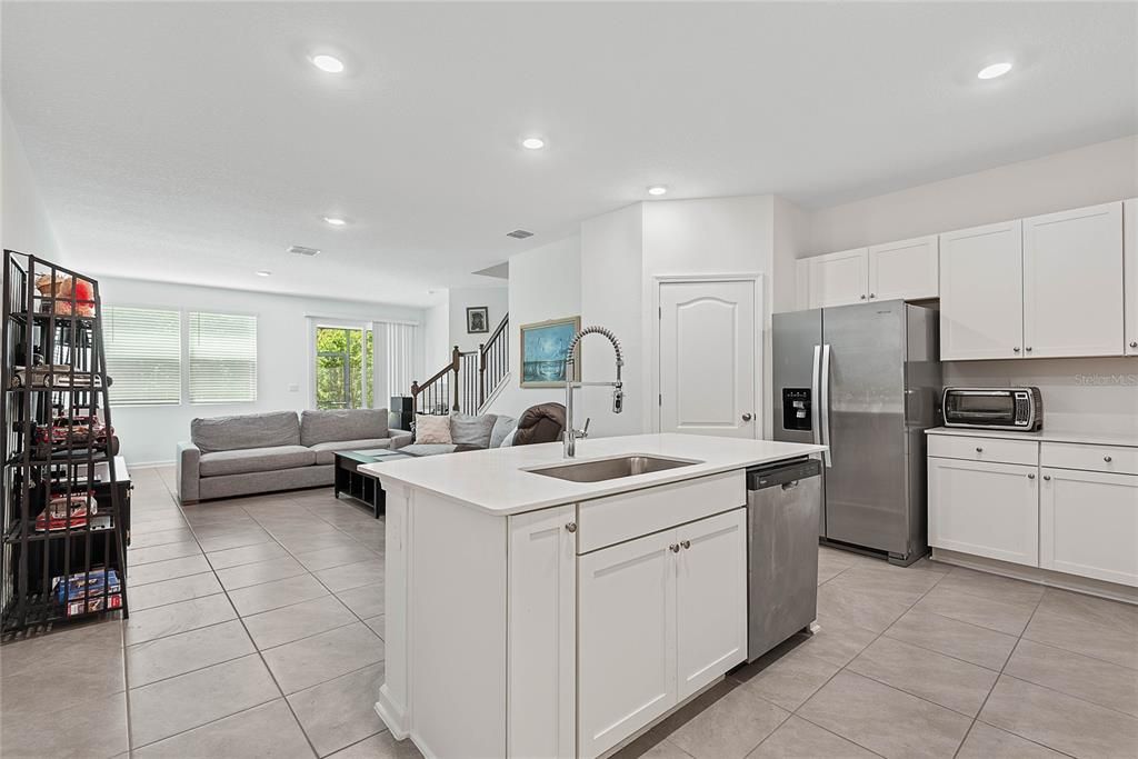 For Sale: $259,000 (3 beds, 2 baths, 1724 Square Feet)