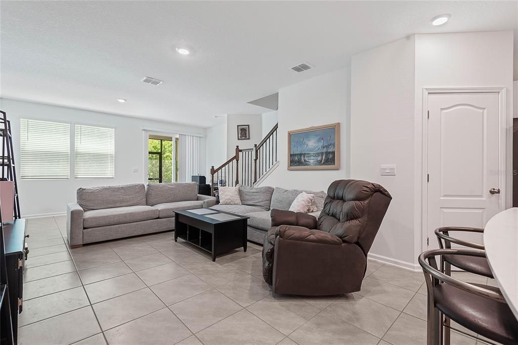 For Sale: $259,000 (3 beds, 2 baths, 1724 Square Feet)