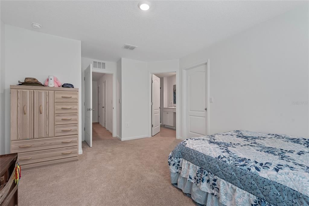 For Sale: $259,000 (3 beds, 2 baths, 1724 Square Feet)