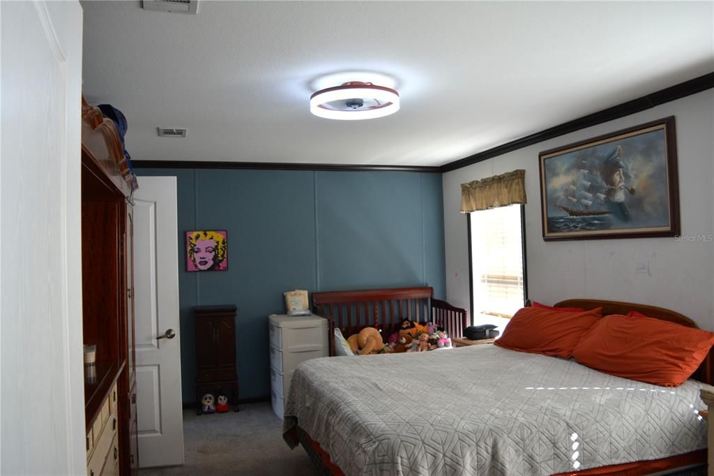 待售: $425,000 (4 贝兹, 3 浴室, 2052 平方英尺)