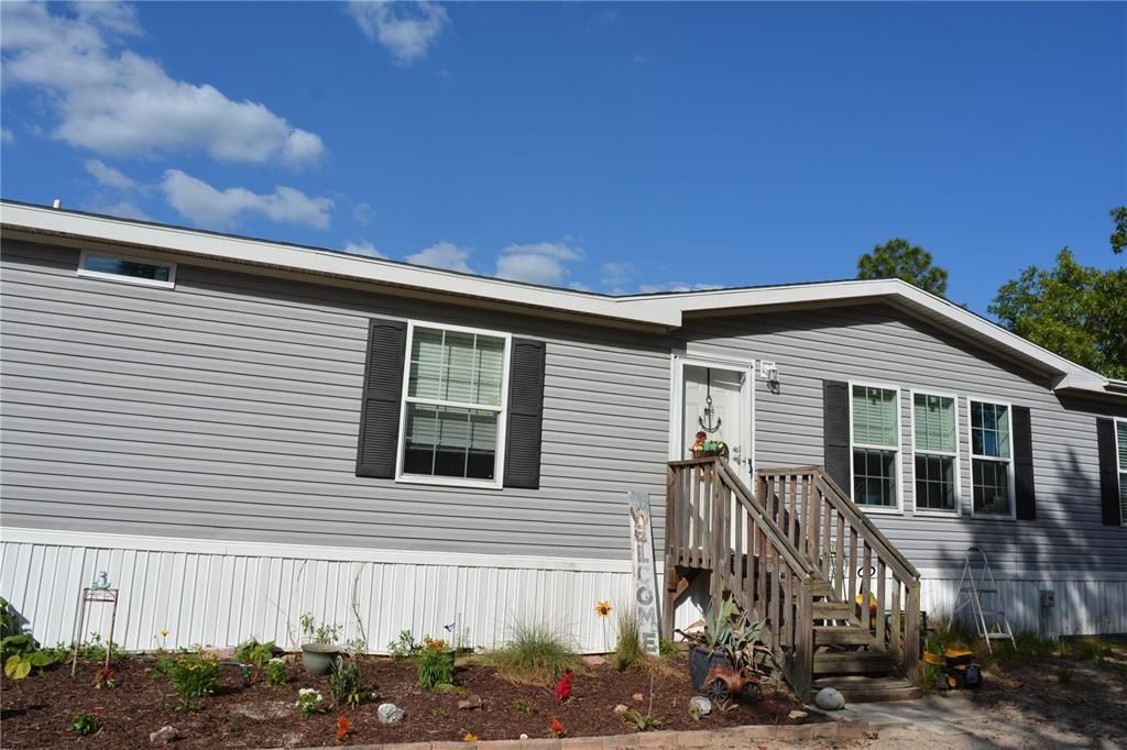 待售: $425,000 (4 贝兹, 3 浴室, 2052 平方英尺)