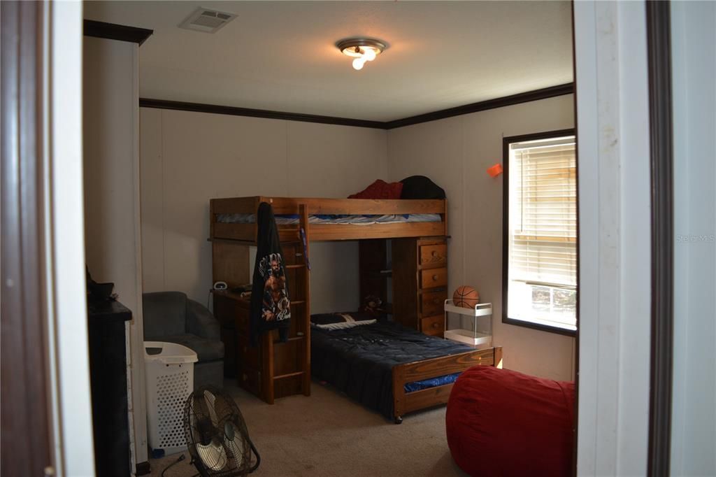 待售: $425,000 (4 贝兹, 3 浴室, 2052 平方英尺)