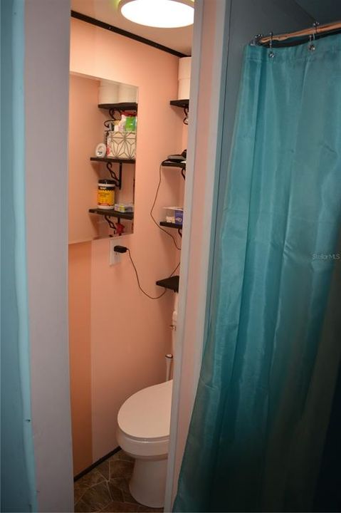 待售: $425,000 (4 贝兹, 3 浴室, 2052 平方英尺)