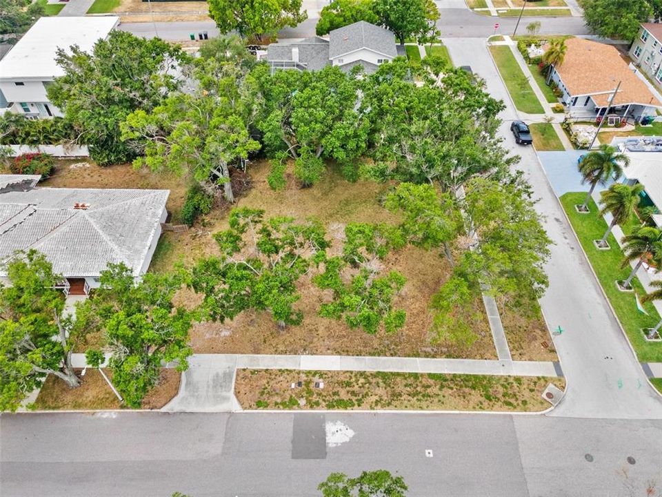 For Sale: $5,999,999 (6 beds, 7 baths, 6486 Square Feet)