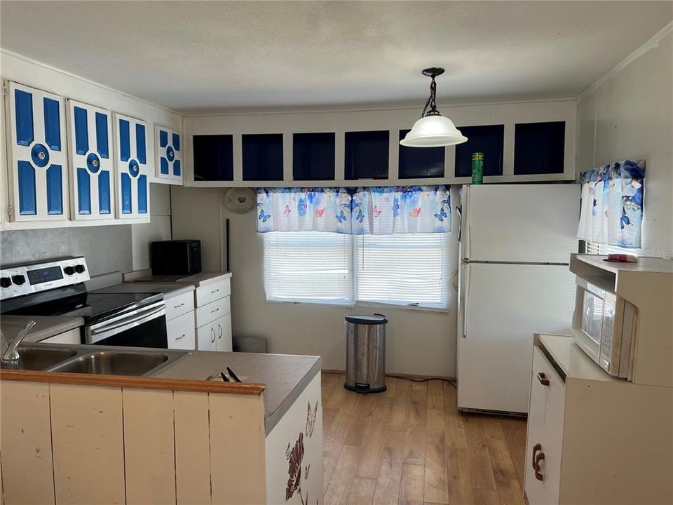 Activo con contrato: $50,000 (2 camas, 1 baños, 672 Pies cuadrados)