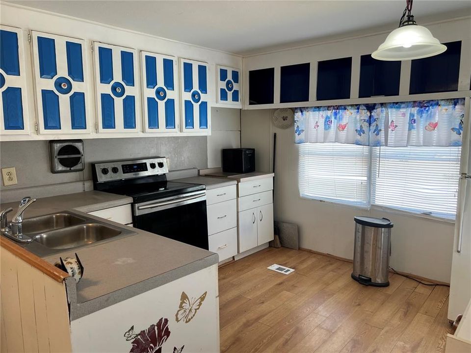 Activo con contrato: $50,000 (2 camas, 1 baños, 672 Pies cuadrados)