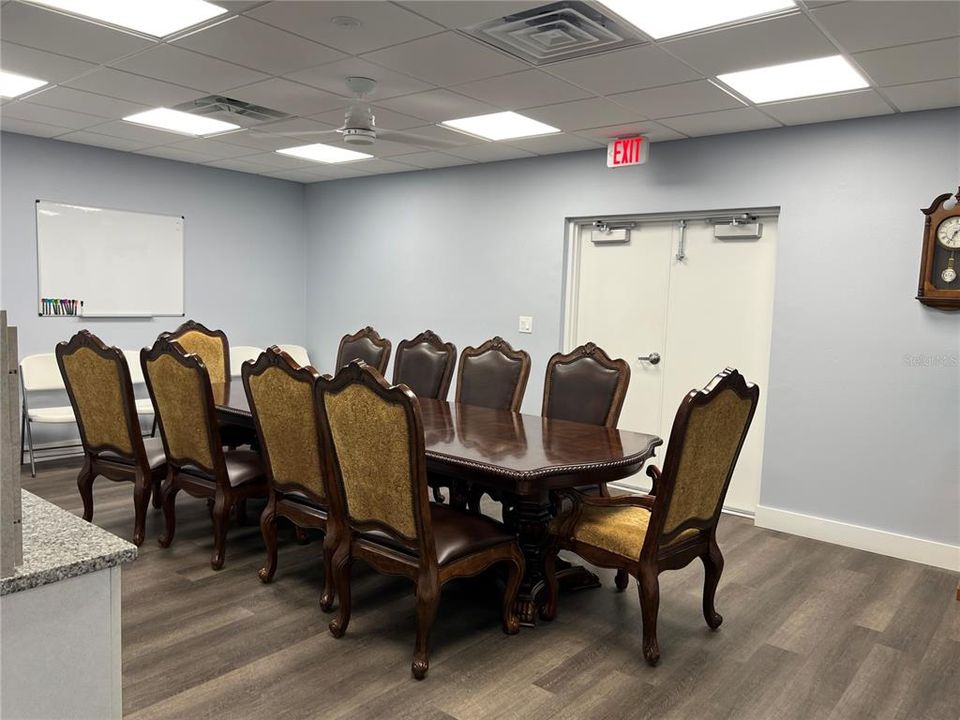 Activo con contrato: $50,000 (2 camas, 1 baños, 672 Pies cuadrados)