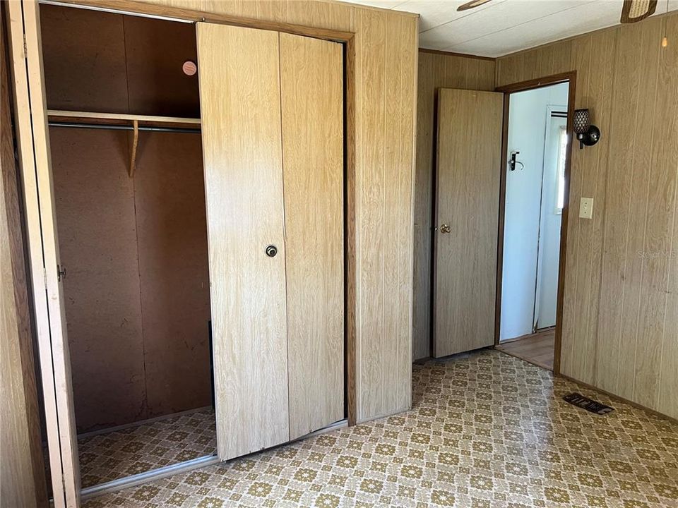 Activo con contrato: $50,000 (2 camas, 1 baños, 672 Pies cuadrados)