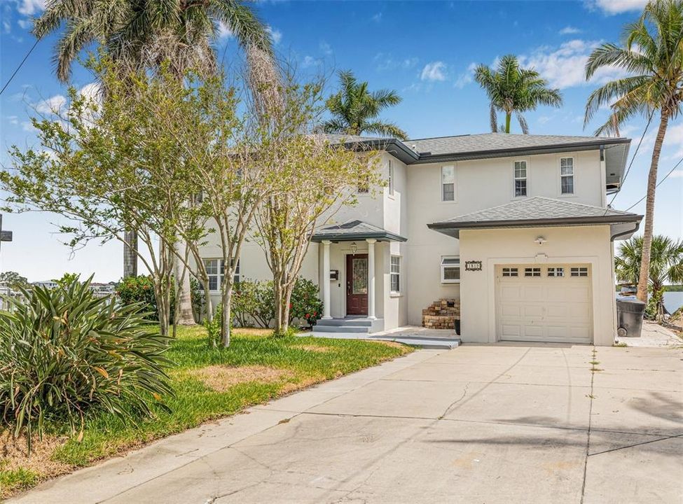 Active With Contract: $1,450,000 (5 beds, 4 baths, 3144 Square Feet)