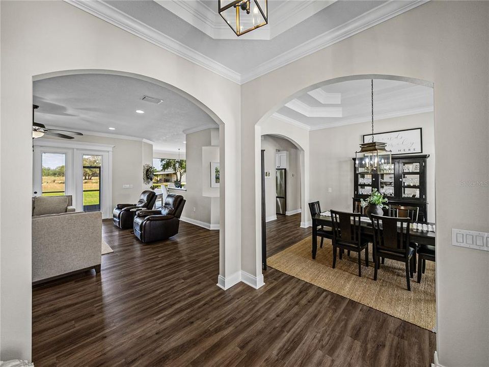 待售: $899,000 (3 贝兹, 3 浴室, 2433 平方英尺)