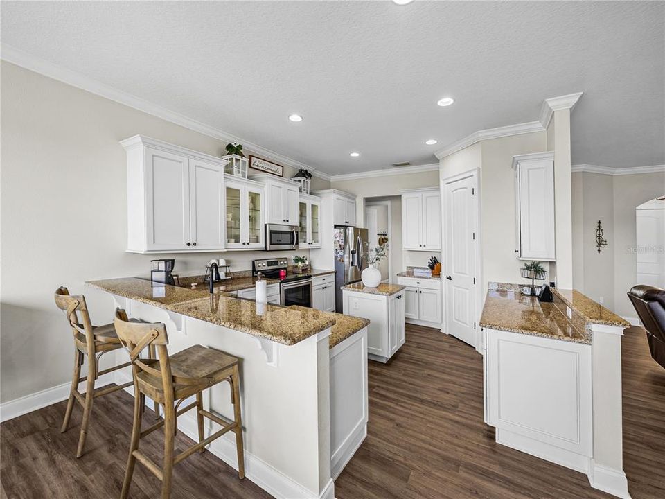 待售: $899,000 (3 贝兹, 3 浴室, 2433 平方英尺)