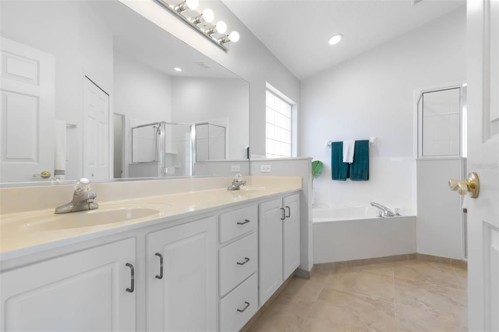 Active With Contract: $585,000 (3 beds, 2 baths, 1635 Square Feet)