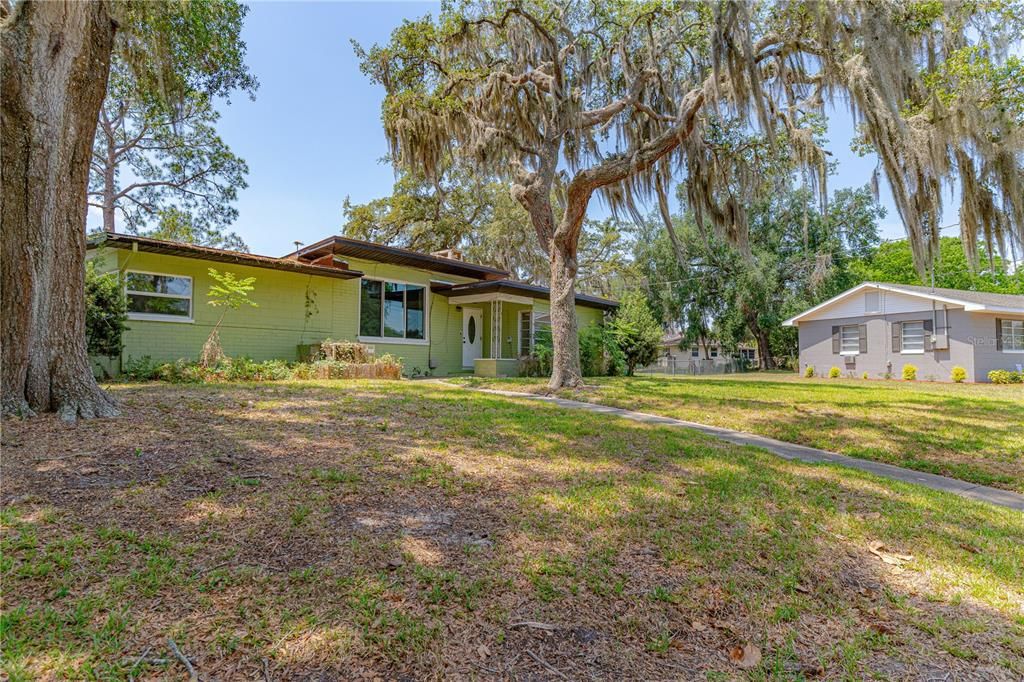 Active With Contract: $233,000 (3 beds, 2 baths, 1413 Square Feet)