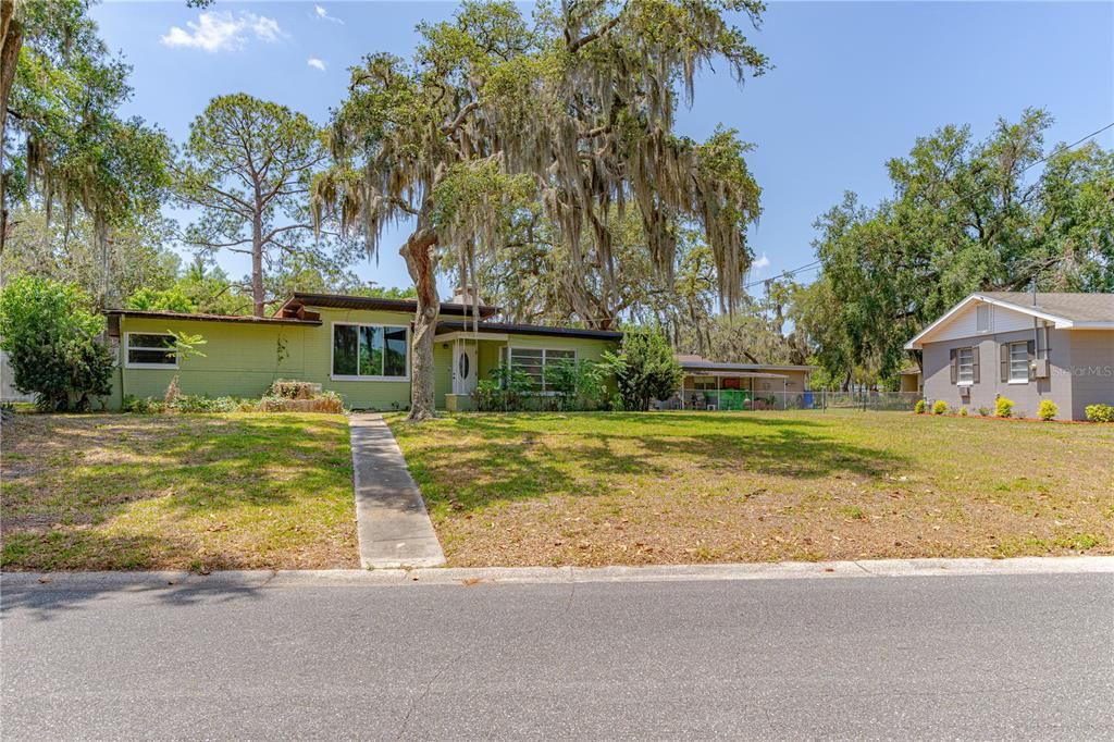 Active With Contract: $233,000 (3 beds, 2 baths, 1413 Square Feet)