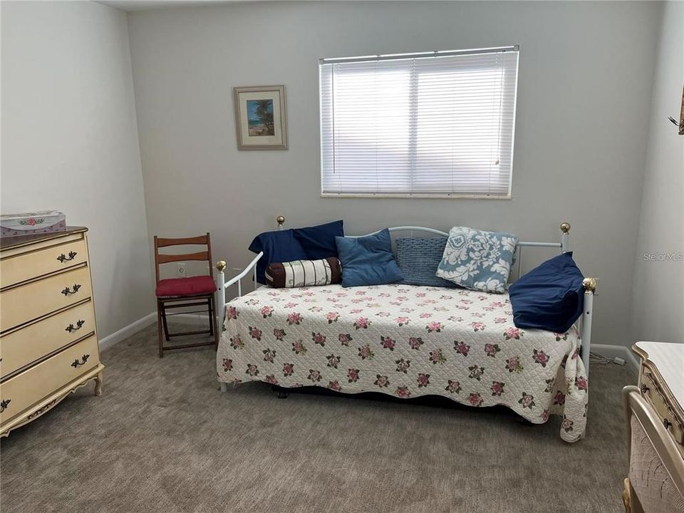 合同活跃: $1,395 (2 贝兹, 2 浴室, 1026 平方英尺)