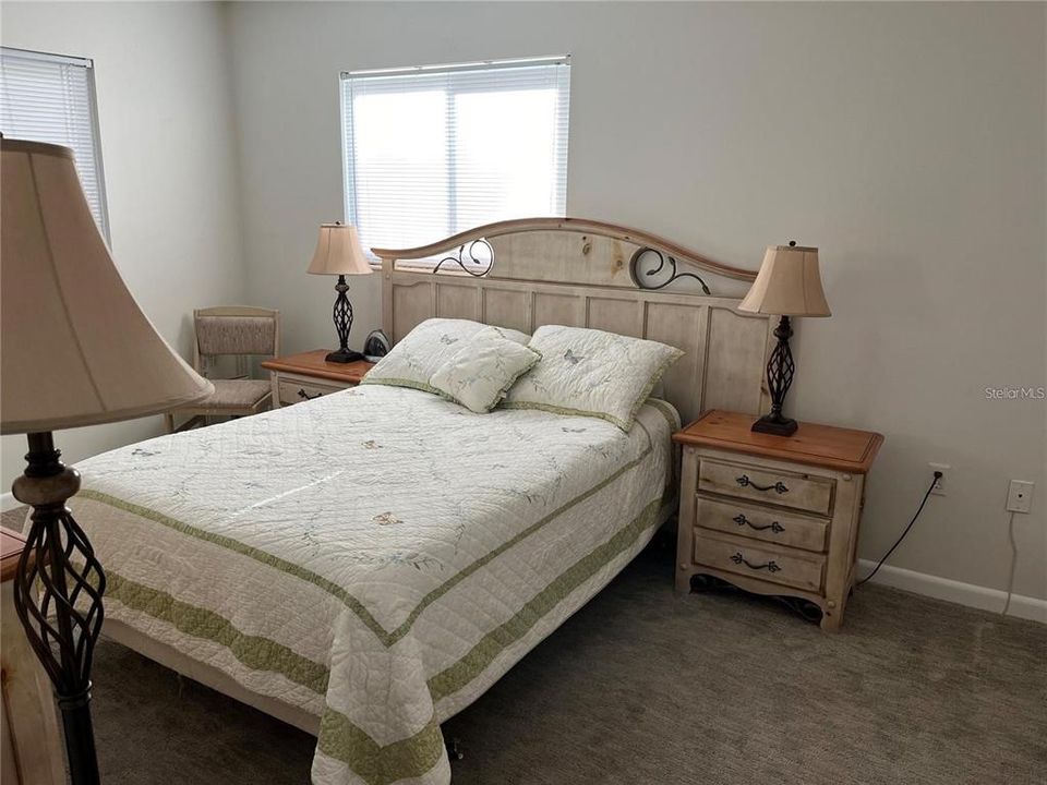 合同活跃: $1,395 (2 贝兹, 2 浴室, 1026 平方英尺)