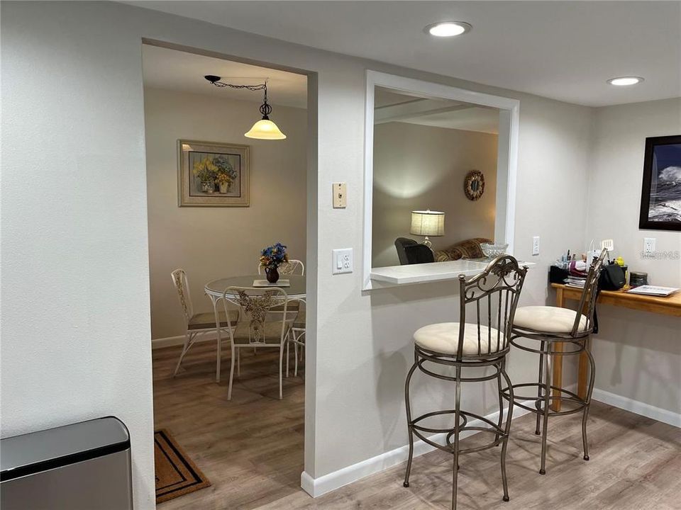 合同活跃: $1,395 (2 贝兹, 2 浴室, 1026 平方英尺)