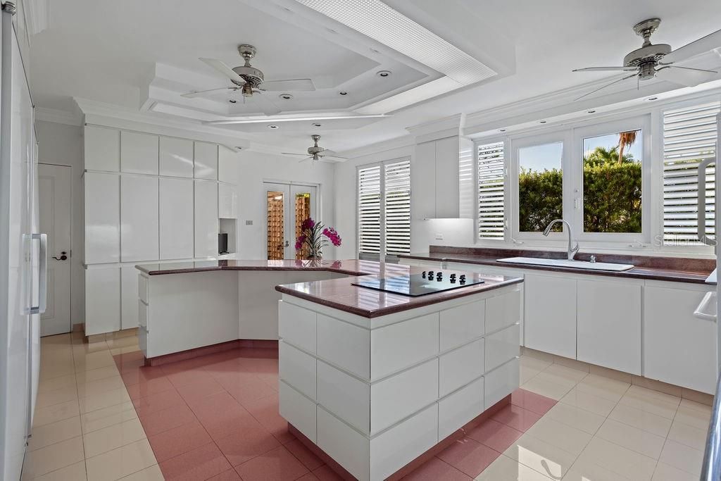 待售: $3,900,000 (5 贝兹, 7 浴室, 6202 平方英尺)