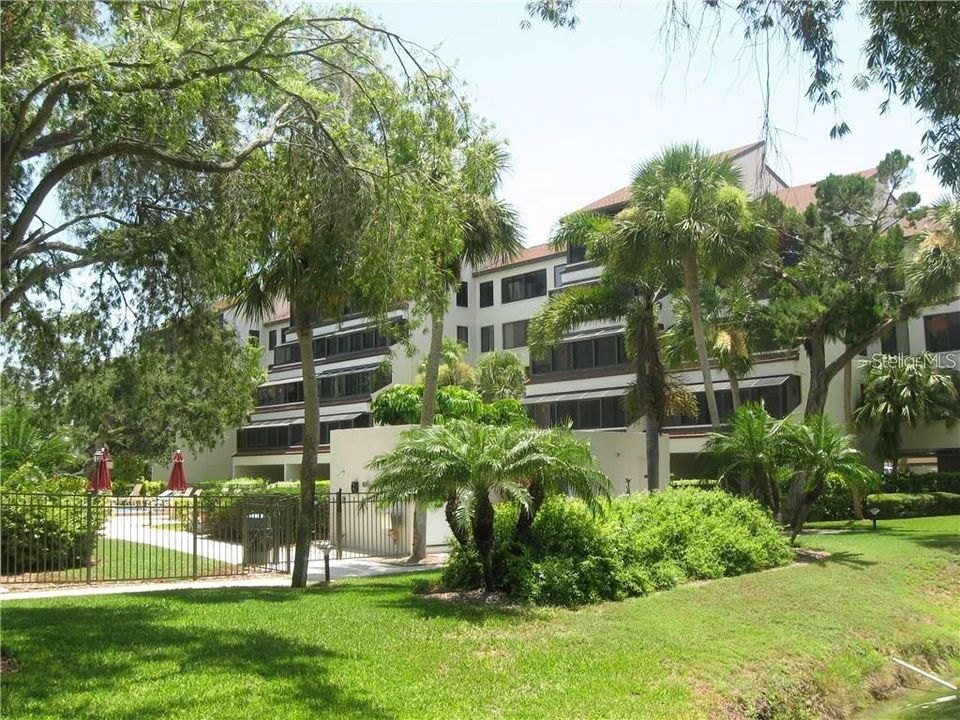 На продажу: $643,000 (2 спален, 2 ванн, 1306 Квадратных фут)