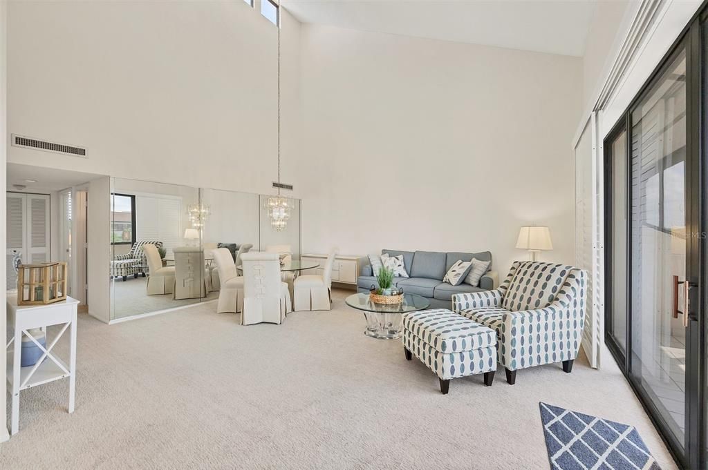 На продажу: $643,000 (2 спален, 2 ванн, 1306 Квадратных фут)