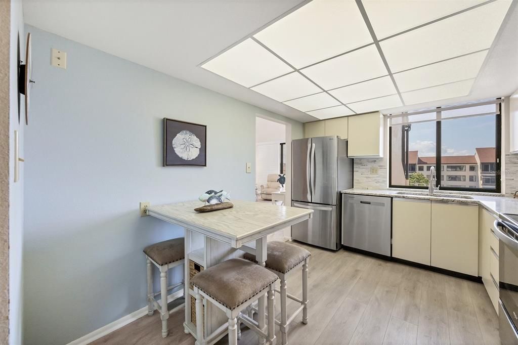 На продажу: $643,000 (2 спален, 2 ванн, 1306 Квадратных фут)