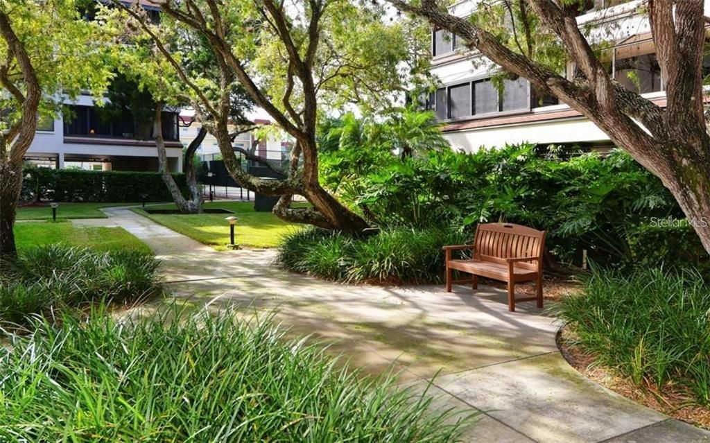 На продажу: $643,000 (2 спален, 2 ванн, 1306 Квадратных фут)