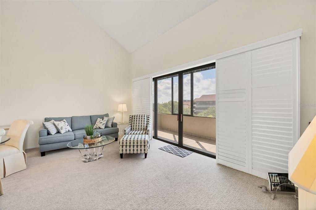 На продажу: $643,000 (2 спален, 2 ванн, 1306 Квадратных фут)