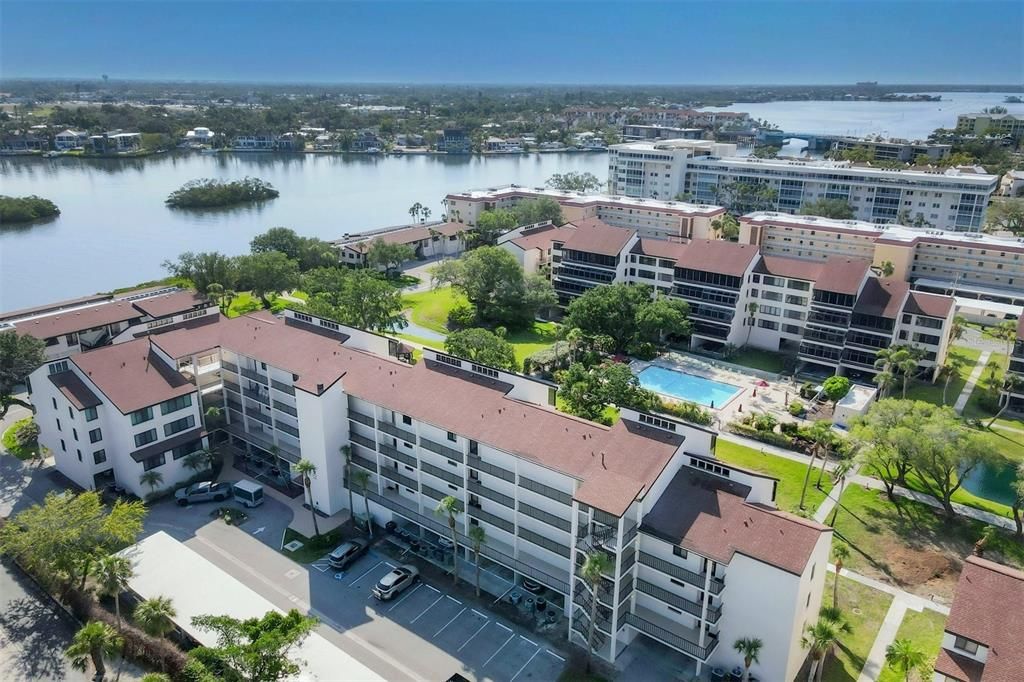 На продажу: $643,000 (2 спален, 2 ванн, 1306 Квадратных фут)