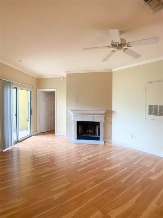 For Sale: $285,000 (2 beds, 2 baths, 1070 Square Feet)