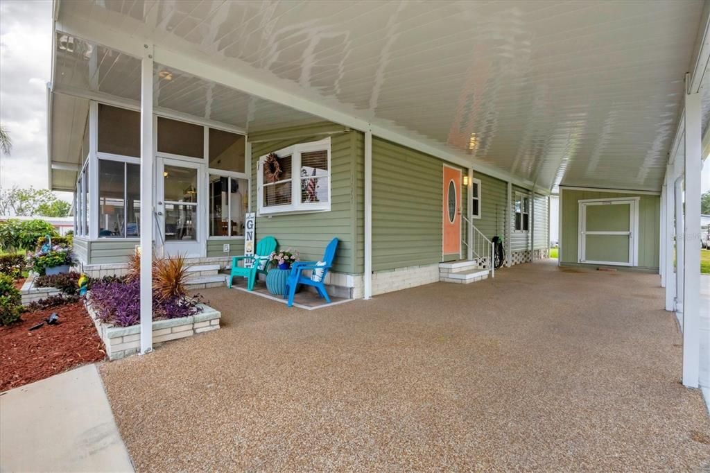 合同活跃: $194,500 (2 贝兹, 2 浴室, 960 平方英尺)