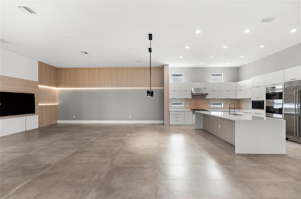 Под контрактом: $2,850,000 (6 спален, 7 ванн, 8372 Квадратных фут)