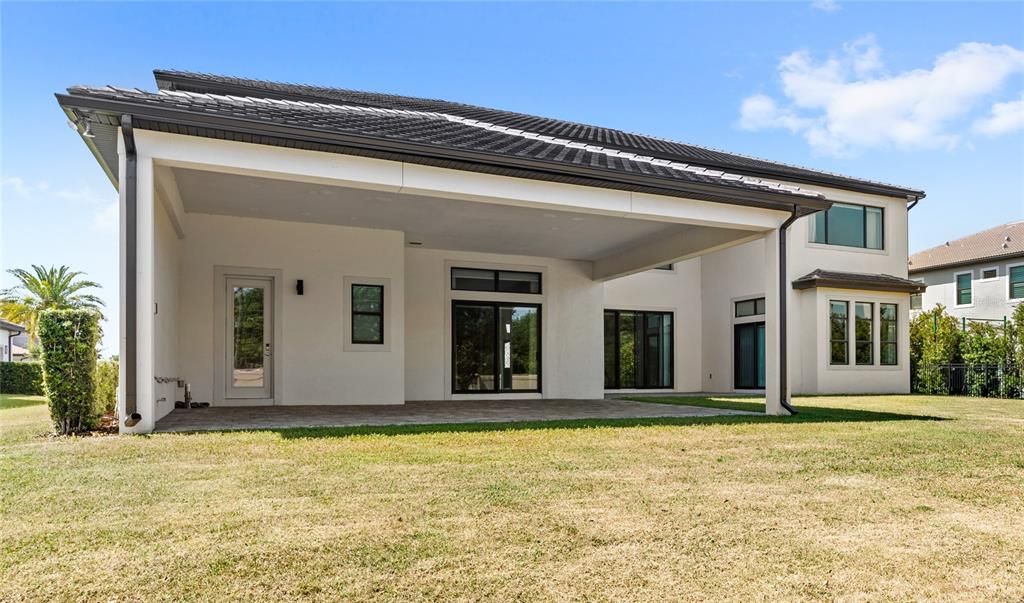 Под контрактом: $2,850,000 (6 спален, 7 ванн, 8372 Квадратных фут)