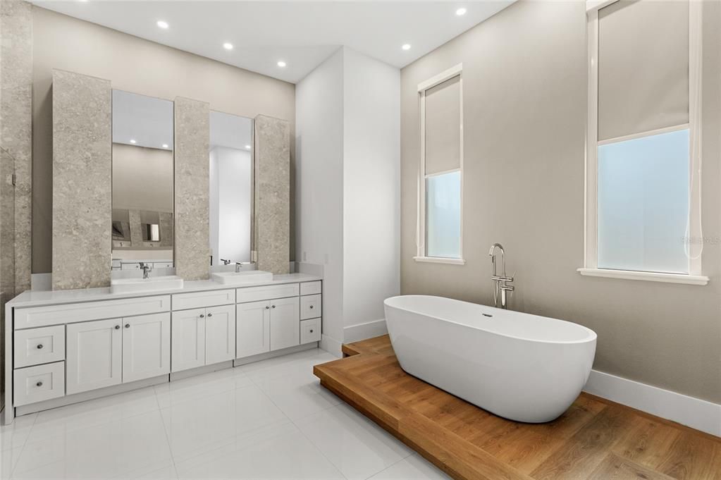 Под контрактом: $2,850,000 (6 спален, 7 ванн, 8372 Квадратных фут)