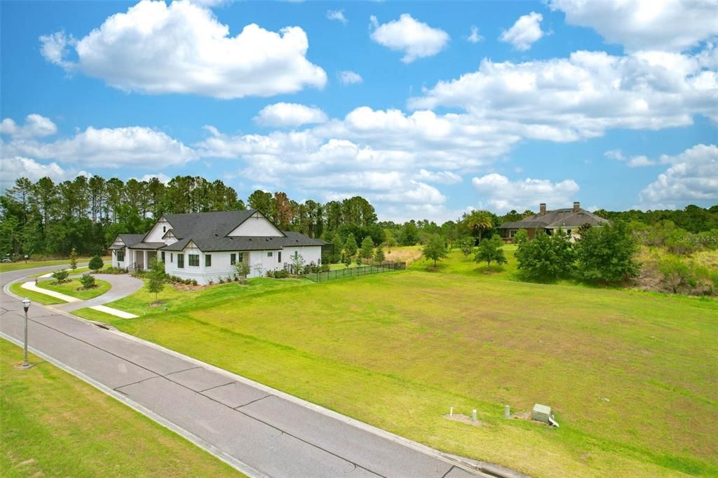 En Venta: $350,000 (0.91 acres)