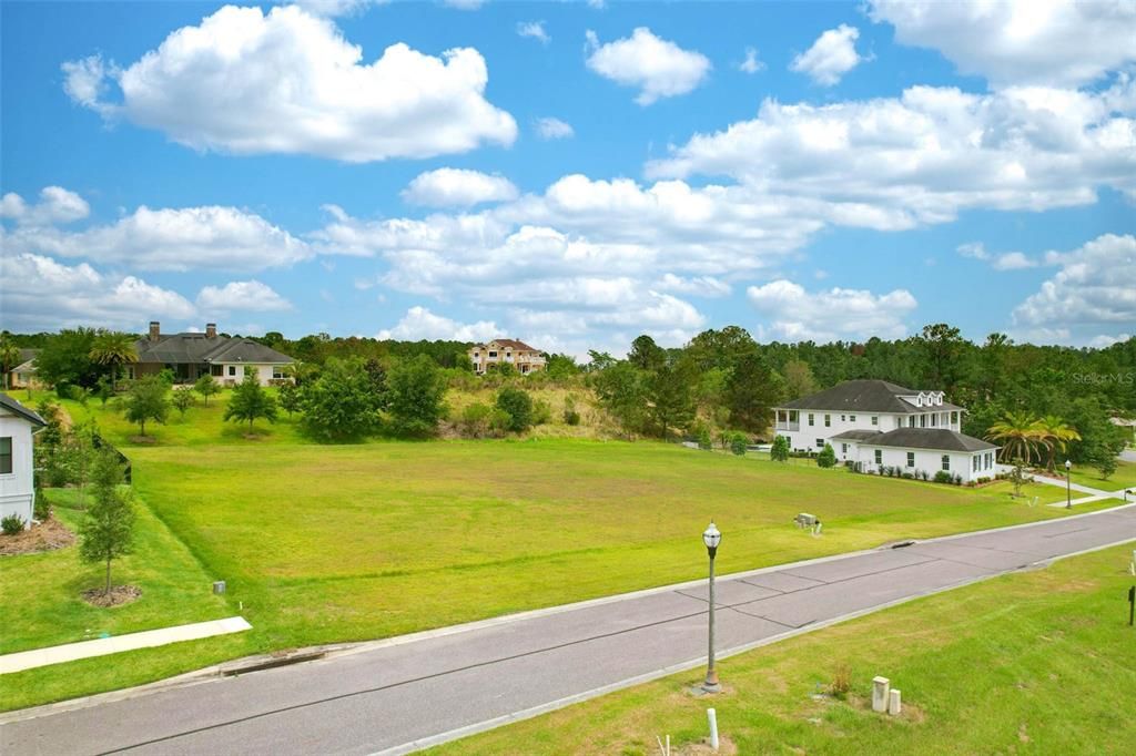 En Venta: $350,000 (0.91 acres)