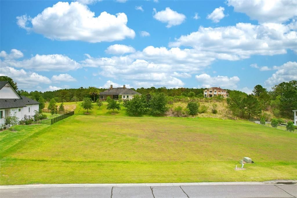 En Venta: $350,000 (0.91 acres)