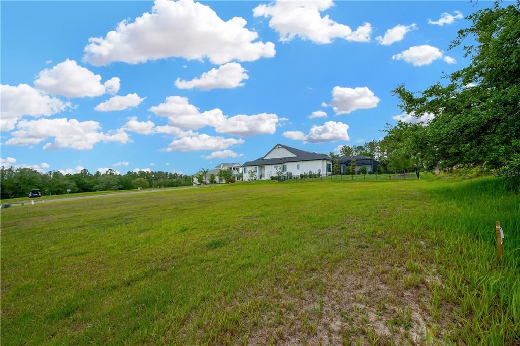 En Venta: $350,000 (0.91 acres)