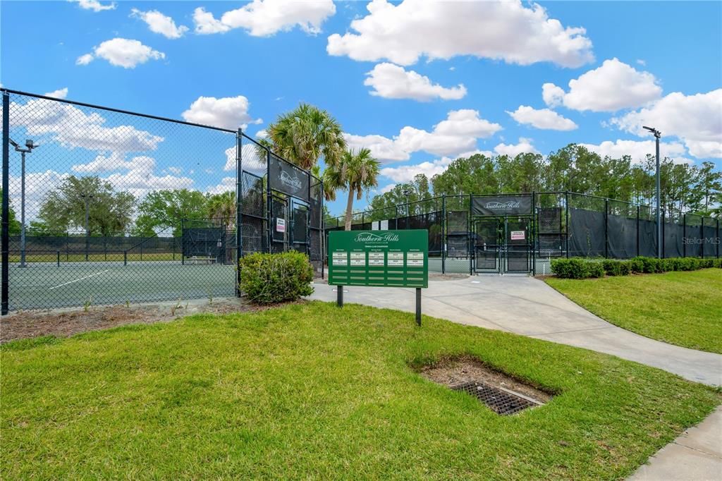 En Venta: $350,000 (0.91 acres)