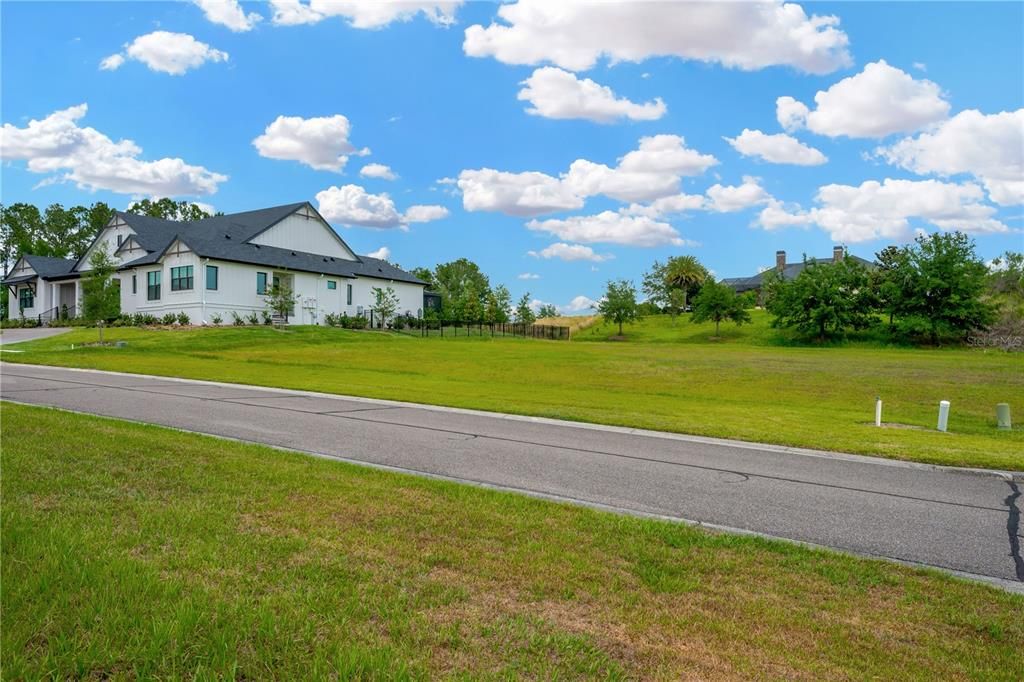 En Venta: $350,000 (0.91 acres)