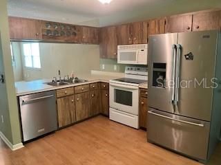 Active With Contract: $222,000 (3 beds, 2 baths, 1197 Square Feet)