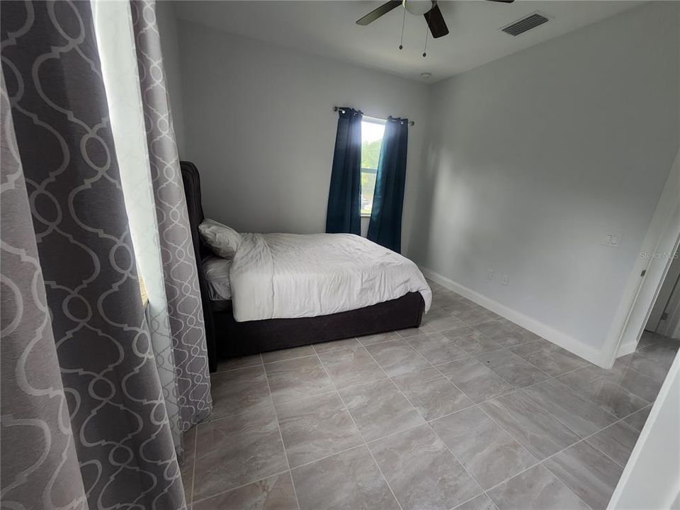 В аренду: $2,000 (2 спален, 1 ванн, 1323 Квадратных фут)