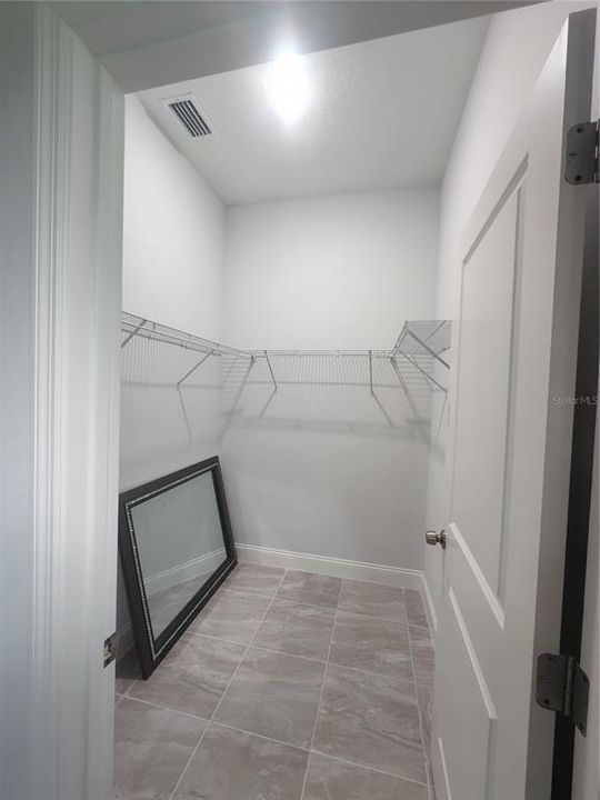 В аренду: $2,000 (2 спален, 1 ванн, 1323 Квадратных фут)