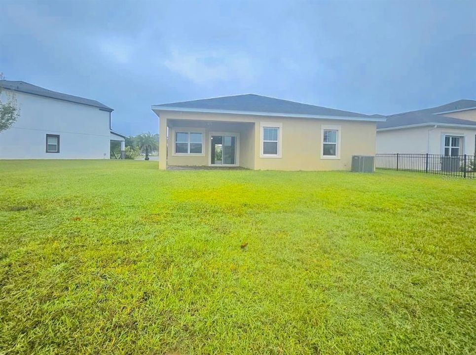 For Rent: $2,400 (4 beds, 2 baths, 1859 Square Feet)