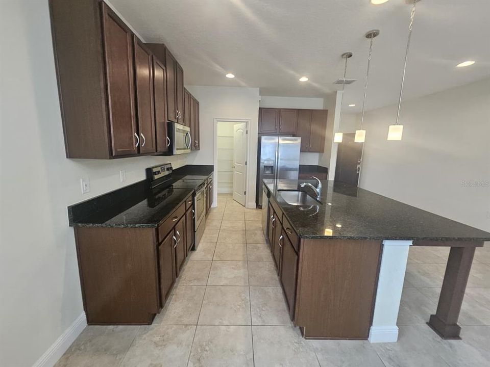 For Rent: $2,400 (4 beds, 2 baths, 1859 Square Feet)