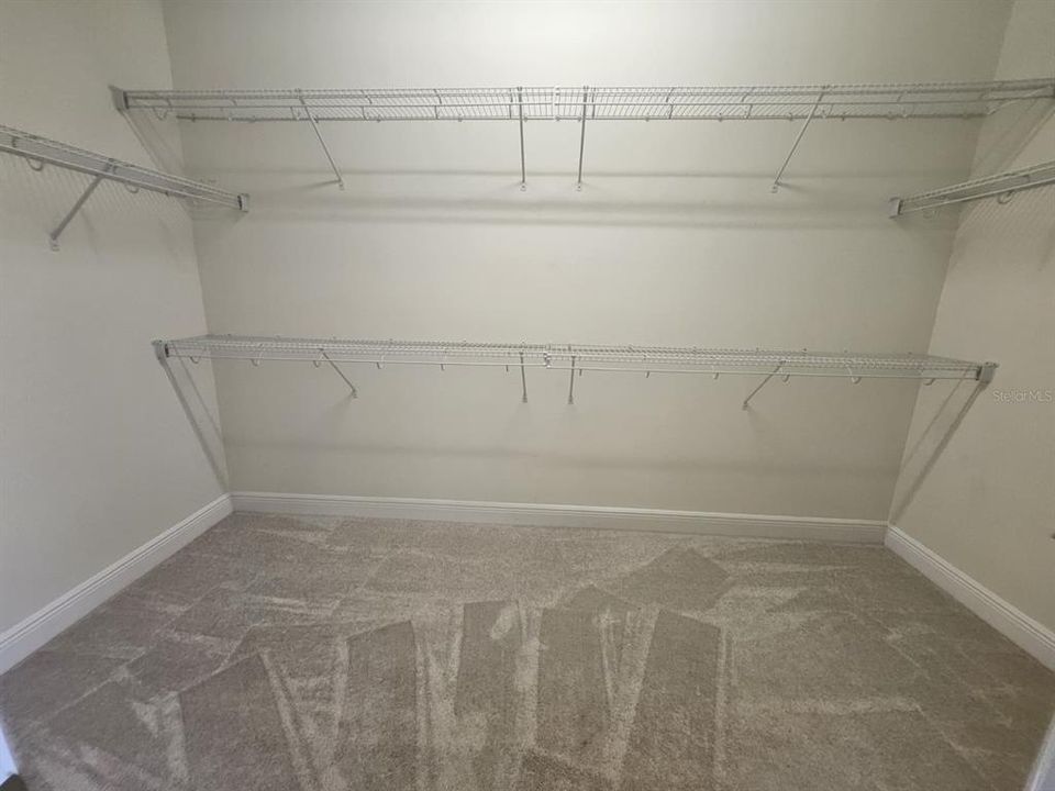 For Rent: $2,400 (4 beds, 2 baths, 1859 Square Feet)