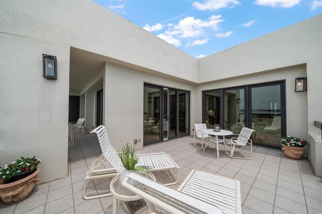 На продажу: $1,075,000 (3 спален, 2 ванн, 1200 Квадратных фут)