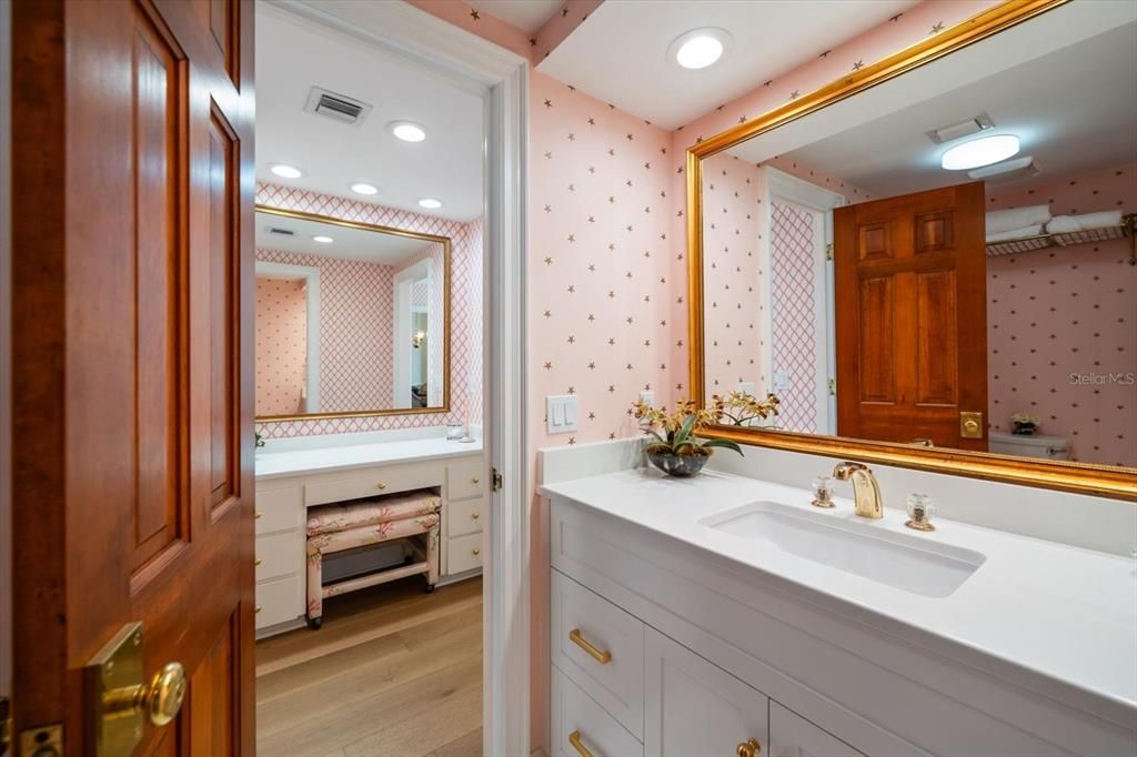 На продажу: $1,075,000 (3 спален, 2 ванн, 1200 Квадратных фут)